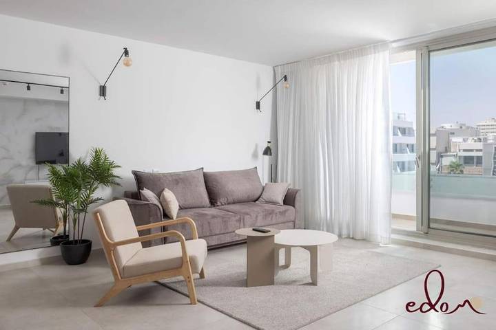 Location de vacances pour 5 personnes, avec terrasse et piscine ainsi que vue et bassin pour enfant à Eilat