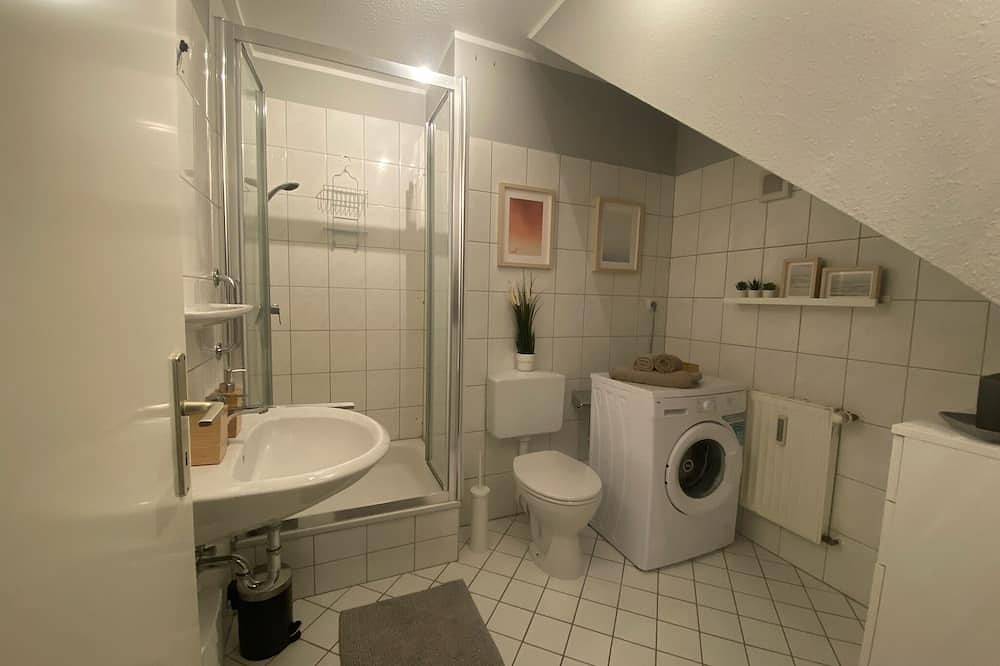 Ganze Wohnung, Fewo \"Lütt am See\" - Im Naturpark Mecklenburgische Schweiz, direkt am See. in Nienhäger Hütte, Krakow am See