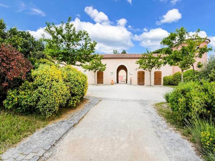 Gîte pour 8 personnes, avec jardin et piscine, animaux acceptés à Grospierres - 3