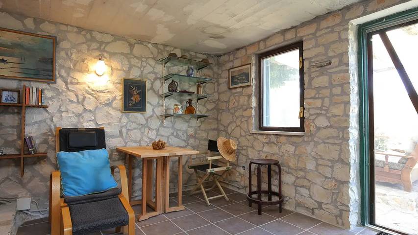 Location de vacances pour 4 personnes, avec terrasse, animaux acceptés à Supetar - 2