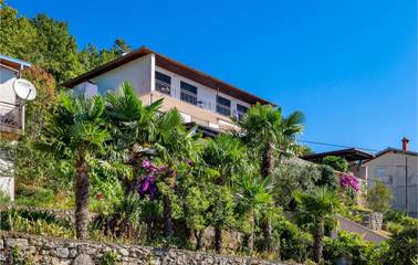 Ferienwohnung für 8 Personen, mit Terrasse und Garten in Grad Opatija