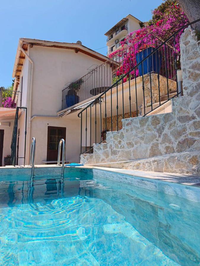 Two-Bedroom Villa in Roquebrune-Cap-Martin, Côte méditerranéenne (France)