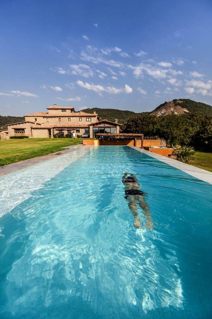 Casa rural para 2 personas, con Terraza y Jacuzzi además de Jardín y Piscina en Osona - 2