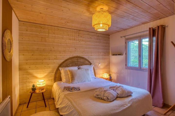 Gîte pour 2 personnes, avec vue et jardin à Saint-Cybranet - 2