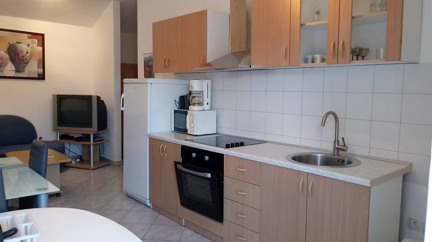 Ferienwohnung für 4 Personen, mit Terrasse in Poljana