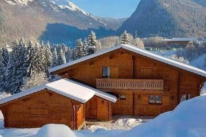Chalet pour 11 personnes, avec jardin ainsi que sauna et balcon, animaux acceptés