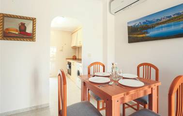 Holiday Apartment for 4 People in Las Calas, Torrevieja, Photo 4