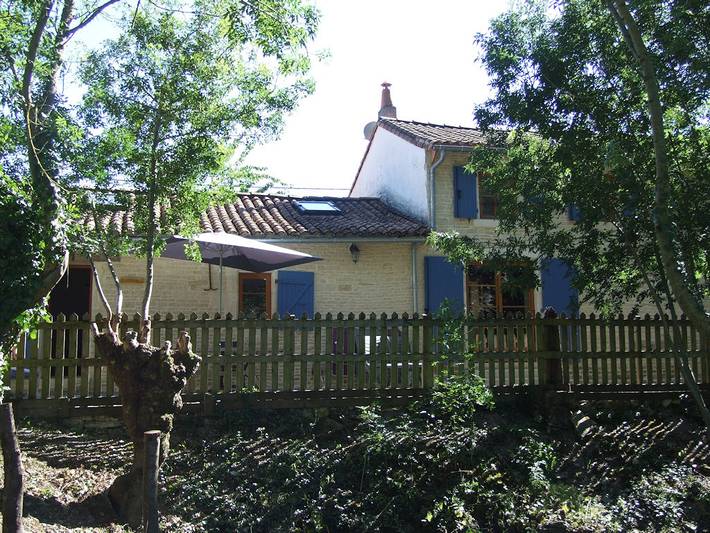 Gîte pour 8 personnes, avec terrasse à Arçais - 3