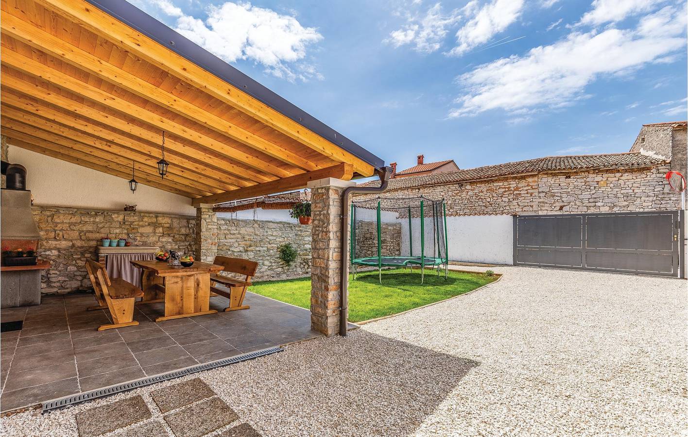 Ferienhaus für 6 Personen mit Terrasse in Peruski, Südküste Istrien