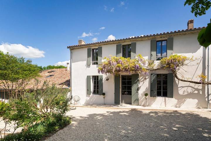 Location de vacances pour 8 personnes, avec jardin ainsi que sauna et jacuzzi à Capian - 2