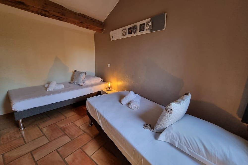 Mazet Hortensia air-conditioned, private terrace-shared pool - Vallée des Baux in Paradou, Arles und Umgebung