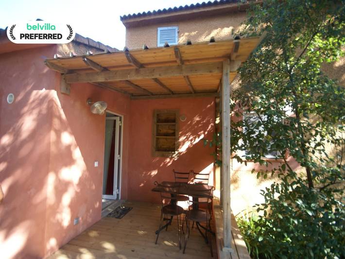 Chalet pour 2 personnes, avec jardin et piscine, animaux acceptés en Corse