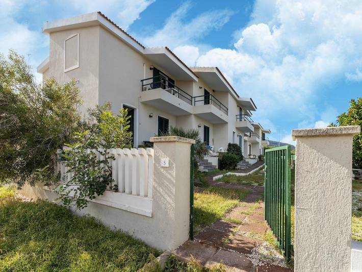 Apartamento para 4 personas, con piscina y jardín, Se admiten mascotas en Valledoria