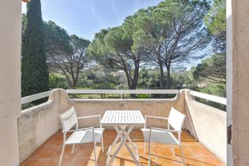 Maison de vacances pour 4 personnes, avec balcon et piscine, adapté aux familles dans Gigaro