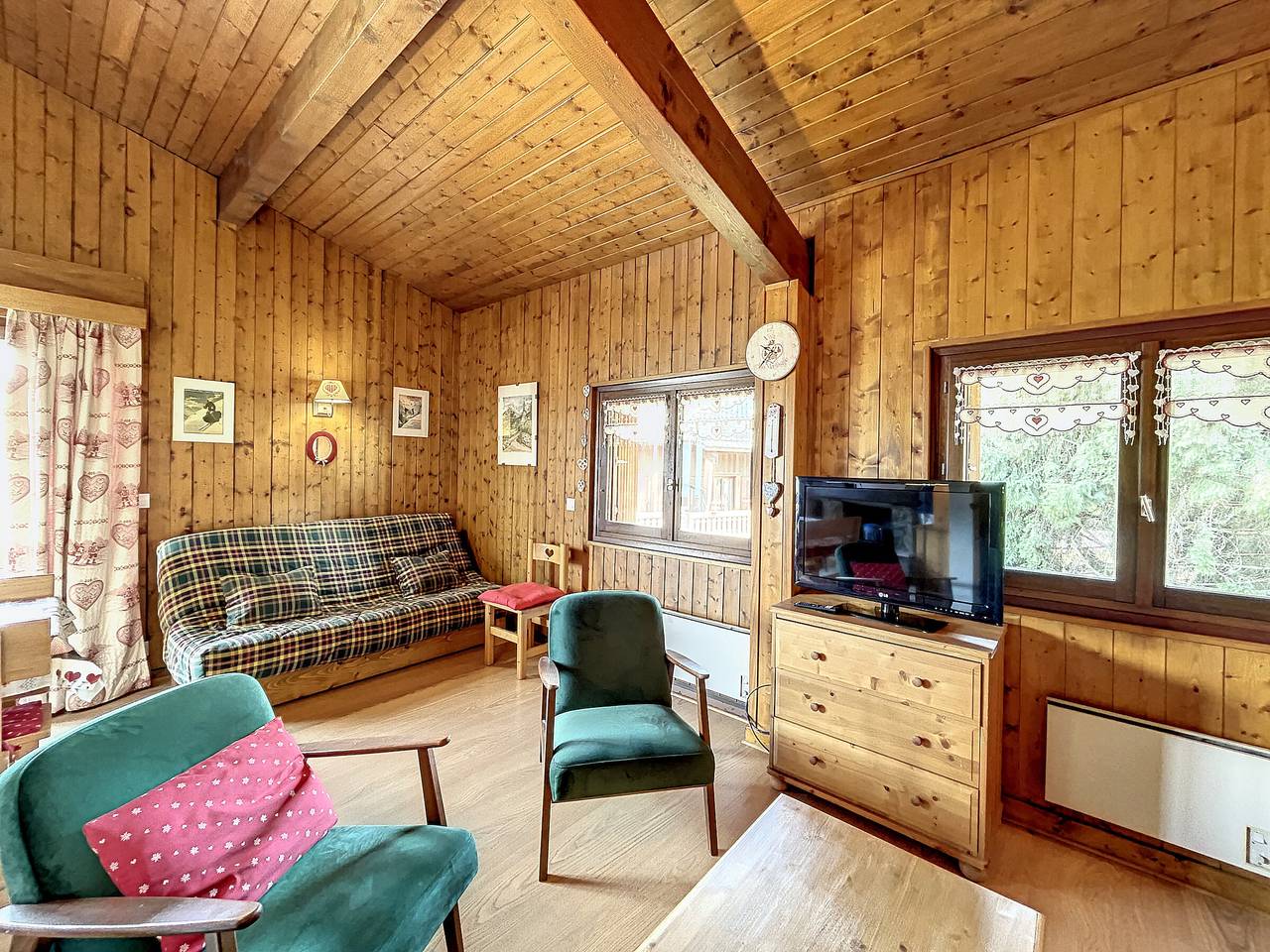 Appartement entier, Appartement cosy à Combloux avec parking et cheminée in Combloux, Pays du Mont-Blanc
