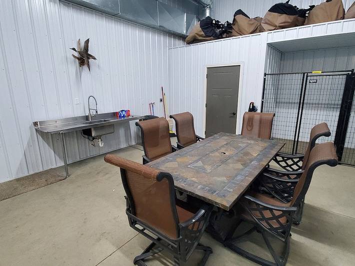 Lodge for 10 people in North Dakota