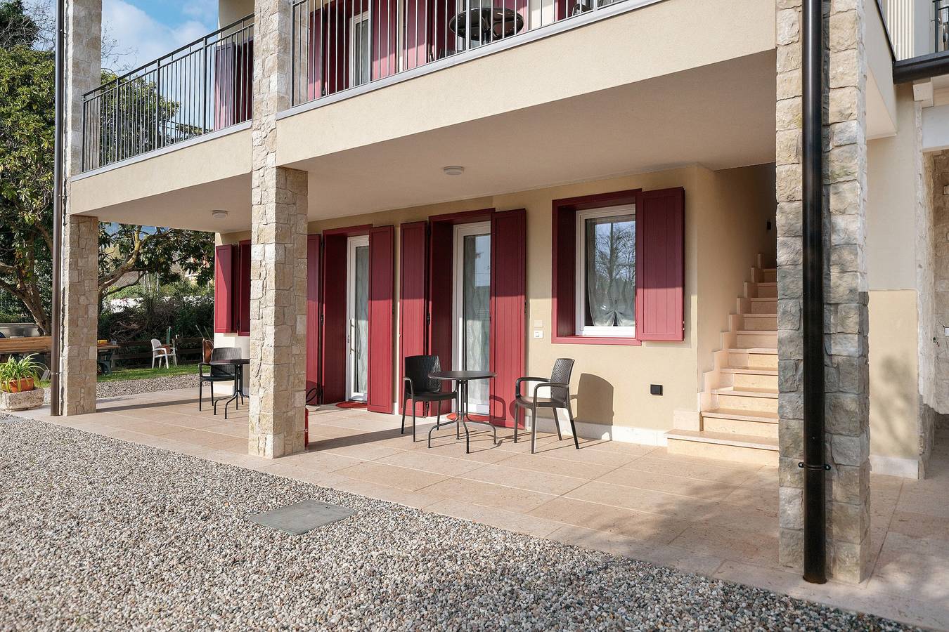 Ganze Wohnung, Apartment 'Margherita' mit privater Terrasse, Gemeinschaftsgarten und Klimaanlage in Bardolino, Gardasee-Berge