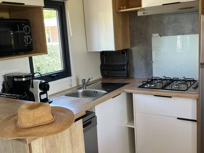 Camping pour 6 personnes, avec terrasse à Dolus-d'Oléron - 4