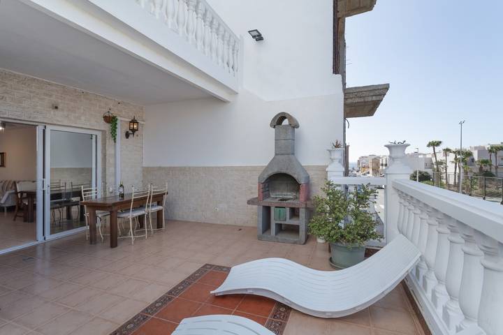 Hel lägenhet, Holiday Home 'Apartamento Fani N1' with Private Terrace, Wi-Fi and Air Conditioning in Arinaga, Agüimes