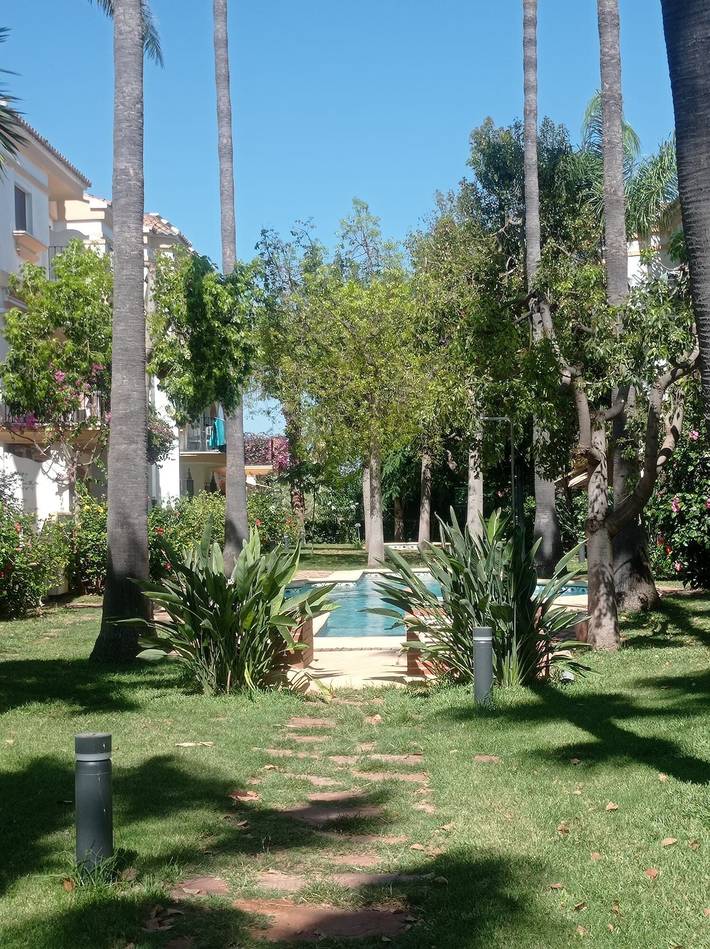 Apartamento entero, Apartamento 'El Patio' con piscina compartida, Wi-Fi y aire acondicionado in El Palmar, Costa Blanca