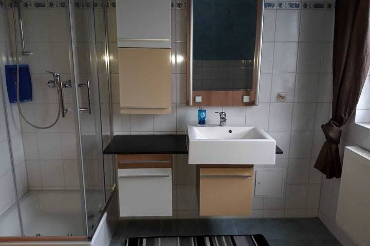 Ferienwohnung für 3 Personen, mit Balkon und Garten sowie Pool in Friedrichroda - 4
