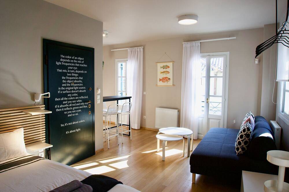 Entire apartment, Patroou 1·3 Amazing Cozy Studio·Whale in Central Section of Athens, Athens