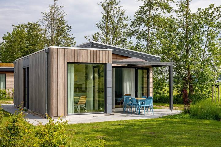 Ferienhaus für 6 Personen, mit Balkon/Terrasse und Terrasse sowie Garten
