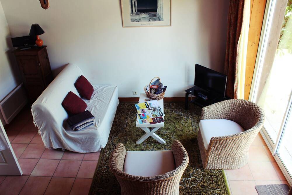 Les Golfeurs, character gîte, with swimming pool, twenty minutes from the seaside in Lamballe, Côtes-d'Armor