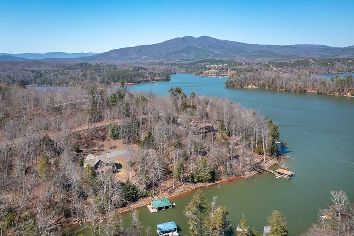 Vacation rental for 12 people, with terrace in Lake James