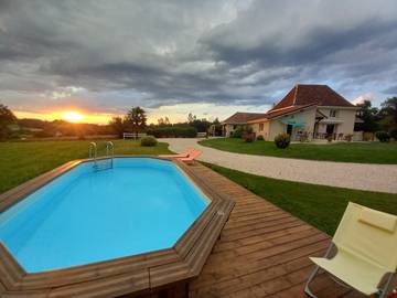 Cottage pour 2 personnes, avec vue sur le lac ainsi que jardin et piscine dans Béarn