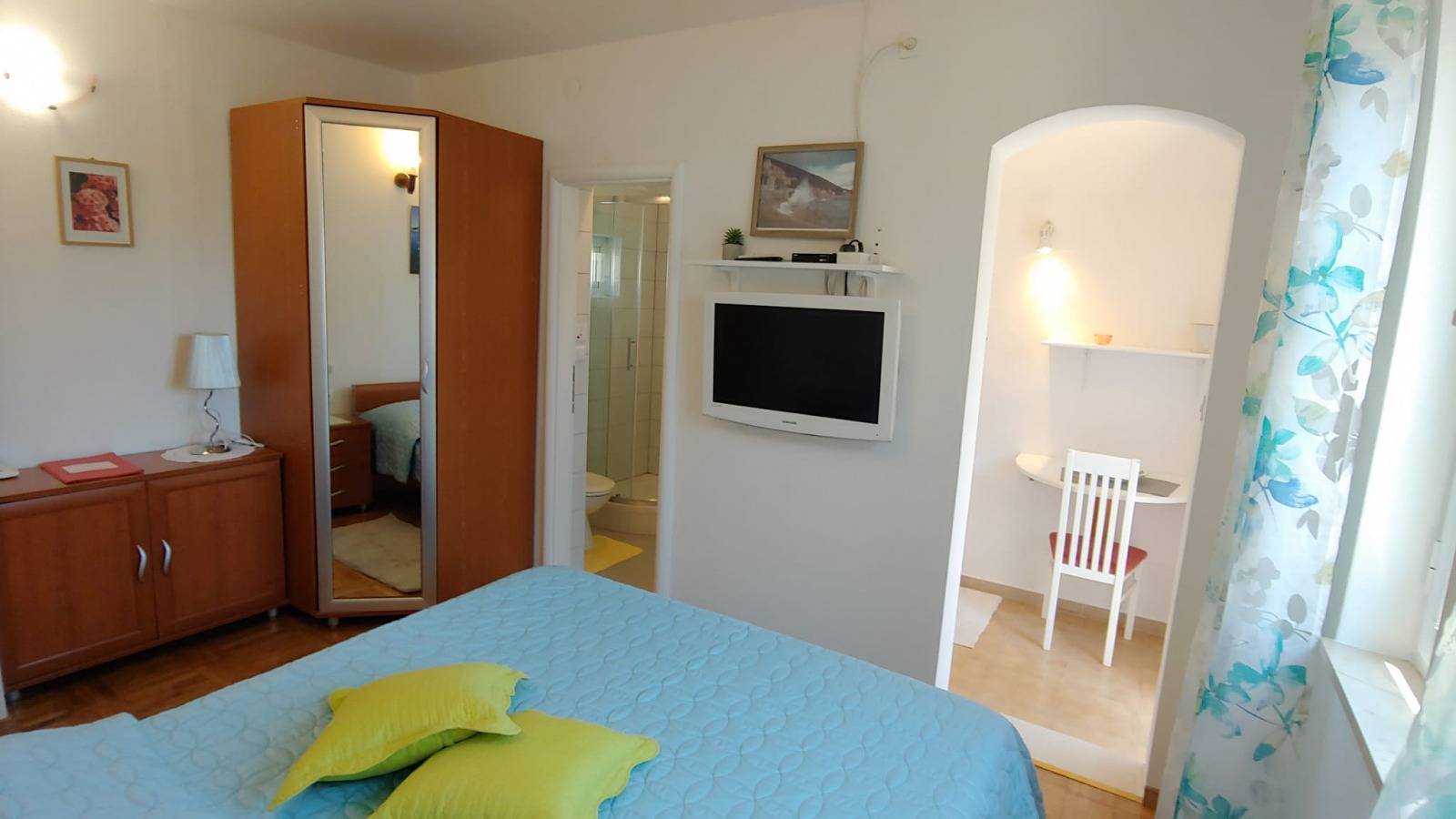 Ganzes Studio, Studioapartment in Bol mit Balkon, Klimaanlage, W-Lan, Waschmaschine (3634-3) in Bol, Brac