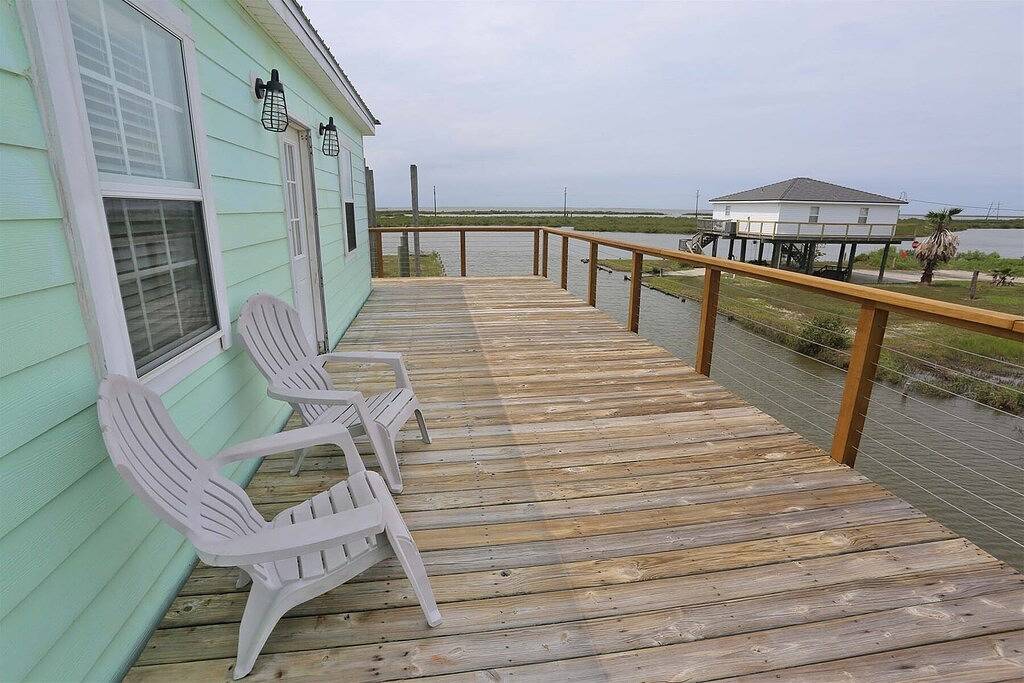 Crusty Crab - Boat Access - Island Realty in Grand Isle, Jefferson Parish