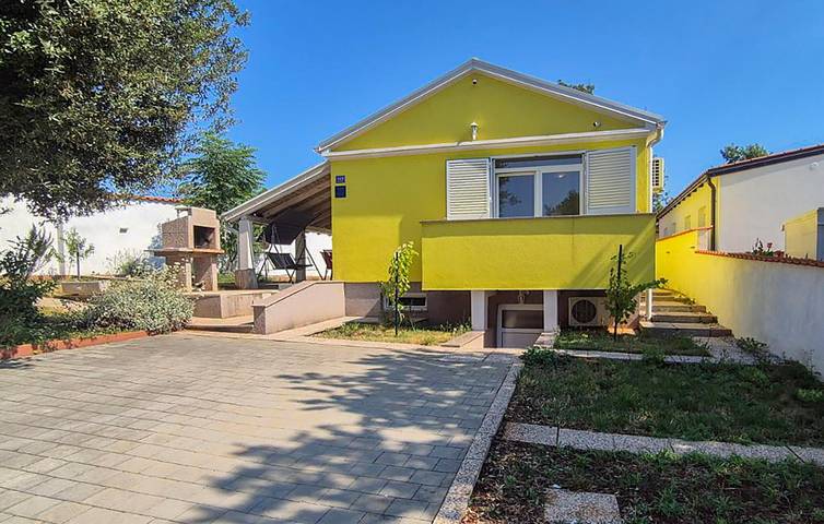 Ferienhaus für 4 Personen, mit Sauna und Terrasse, mit Haustier