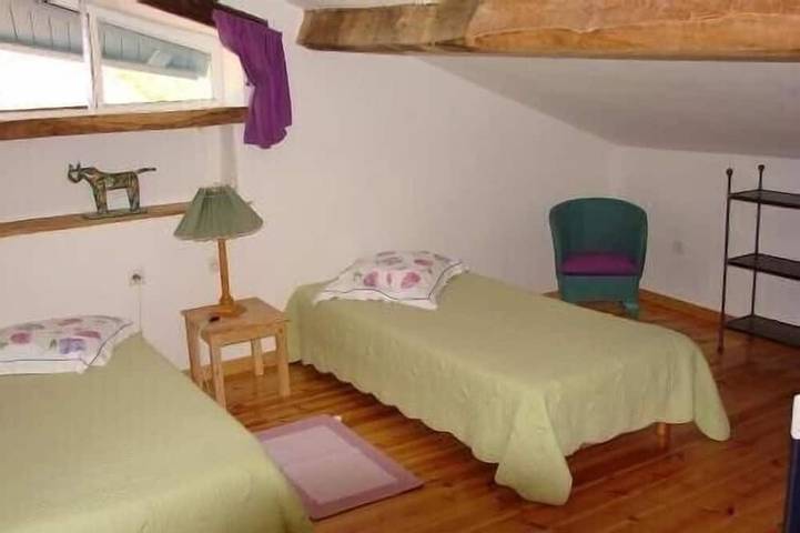 Location de vacances pour 8 personnes, avec Terrasse ainsi que Jardin et Piscine à Montaut (Dordogne) - 2