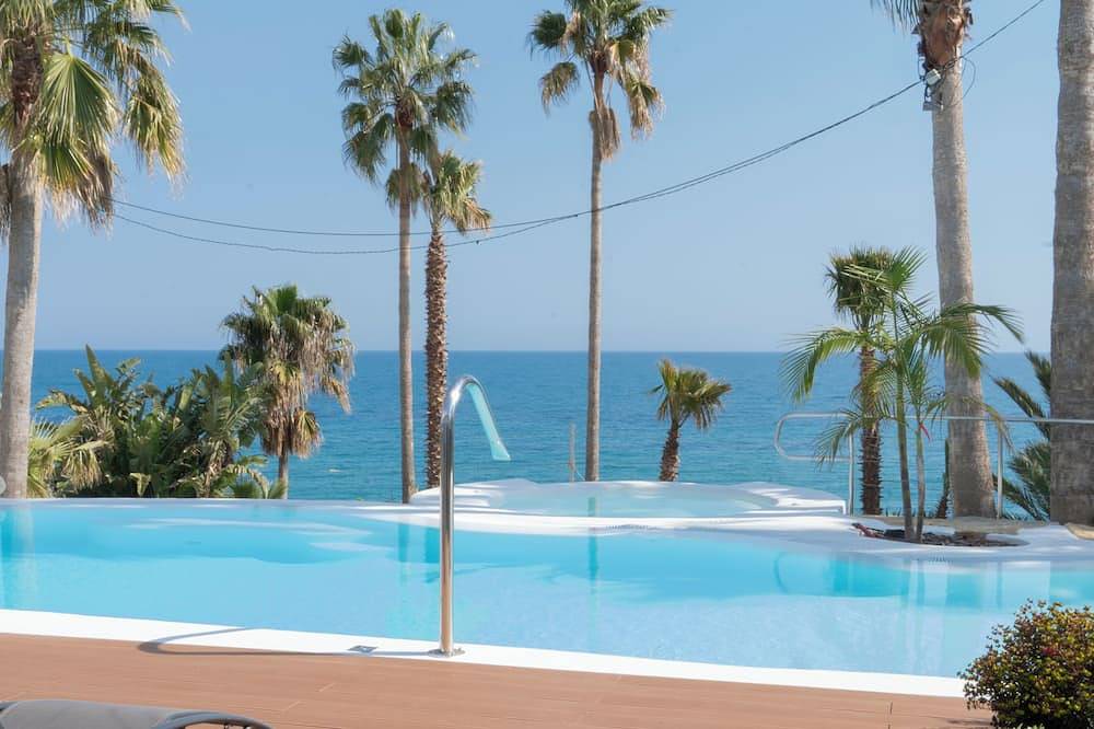 Villa First Line Of Sea, with Private Garden of 8000m². Beach access at 3 min. in Mataró, Costa del Maresme