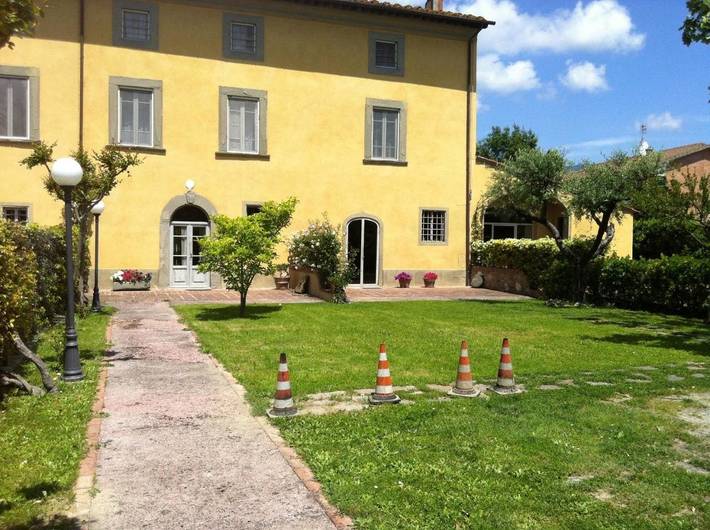 Appartamento per 10 persone, con Giardino e Panorama a Cascina