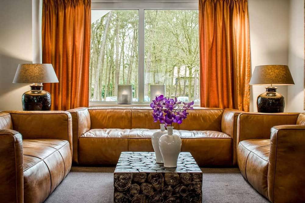 Cozy Woodland Getaway with Scenic Views and Access to Peaceful Forest Paths in Oisterwijk, Noord-Brabant