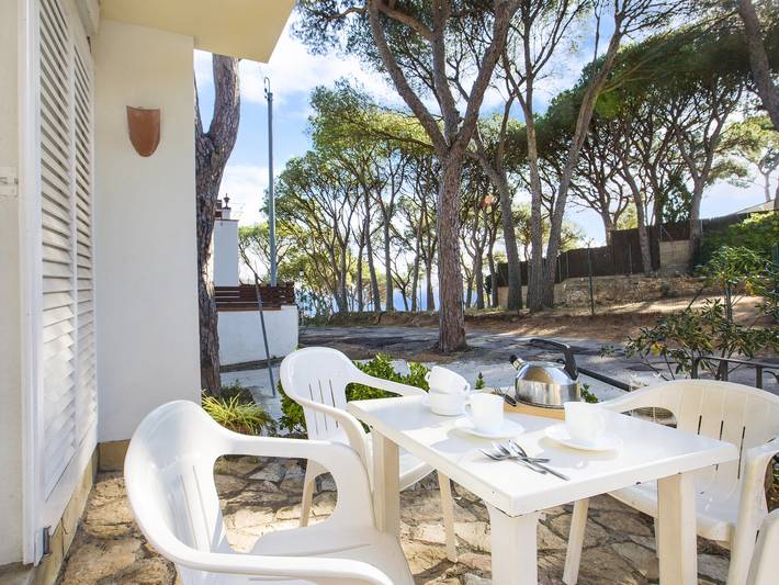 Appartement entier, Appartement basique proche plage avec Wifi gratuit et animaux sur demande in Llafranc, Palafrugell
