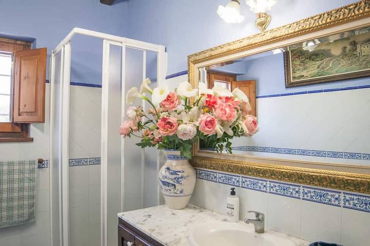 Location de vacances pour 34 personnes, avec piscine ainsi que jardin et balcon, animaux acceptés à Sils - 2