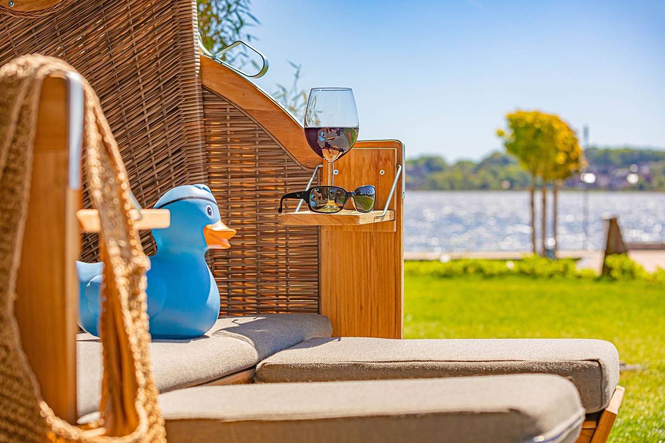 Ganze Wohnung, Fjord-Koje 2  - Fußbodenheizung, Dusche, Terrasse, Gartenmöbel, Strandkorb in Schleswig, Schleswig & Umgebung