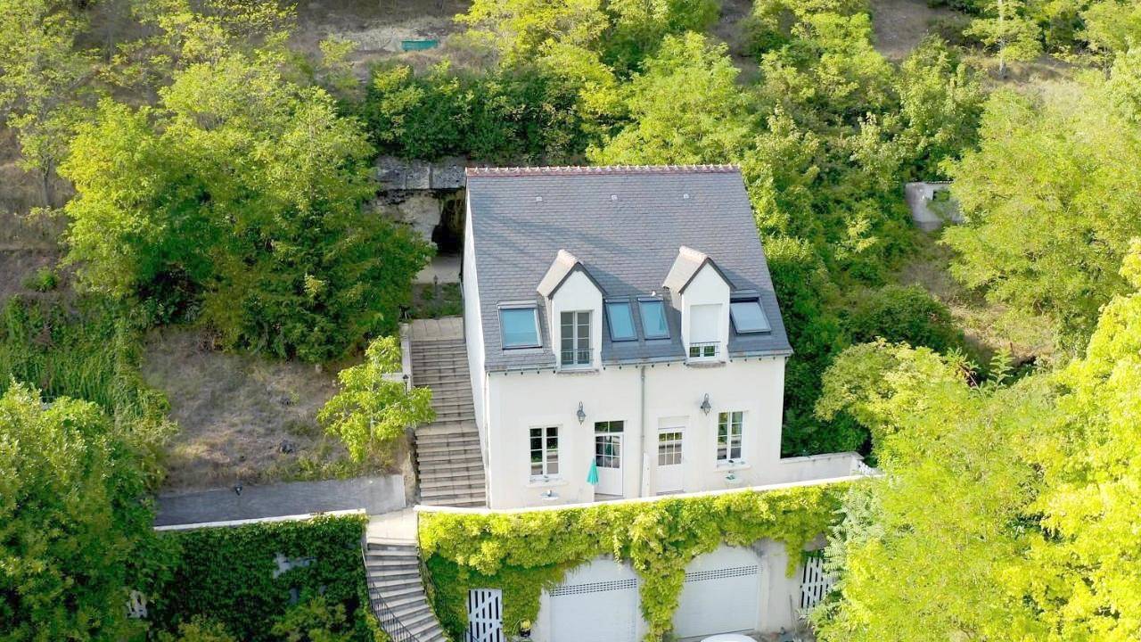 Three-Bedroom Apartment in Luynes, Région de Tours