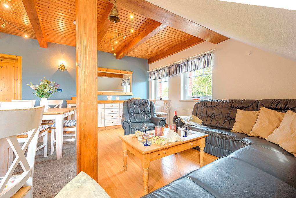 Rotes Ferienhaus 8-15 Personen in Schaprode, Rügen