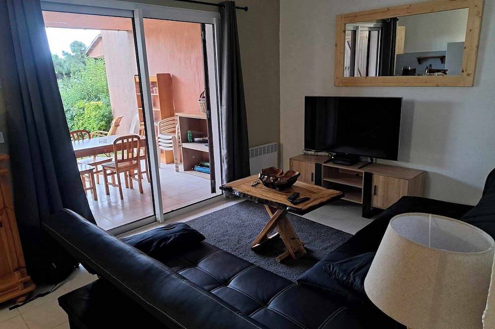 Ganze Wohnung, South Corsica, 150 m walk to beach, swimming pool, tennis, hiking, activities in Conca, Sartène und Umgebung