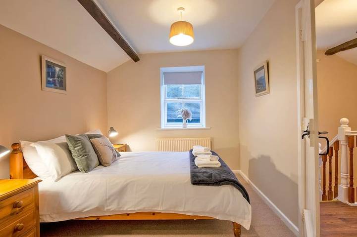 Dove Cottage - Central and Cosy in Hartington, Derbyshire