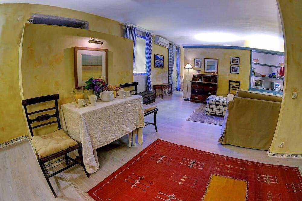 Ganze Wohnung, Historic house opposite the mouth of the River Douro. in Foz do Douro, Porto