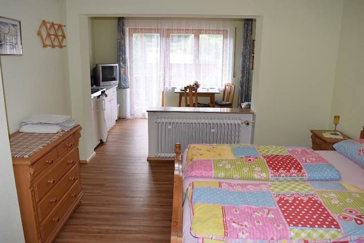 Landgasthof Peterhof - Dreibett-Zimmer in Etzelwang, Ostbayern