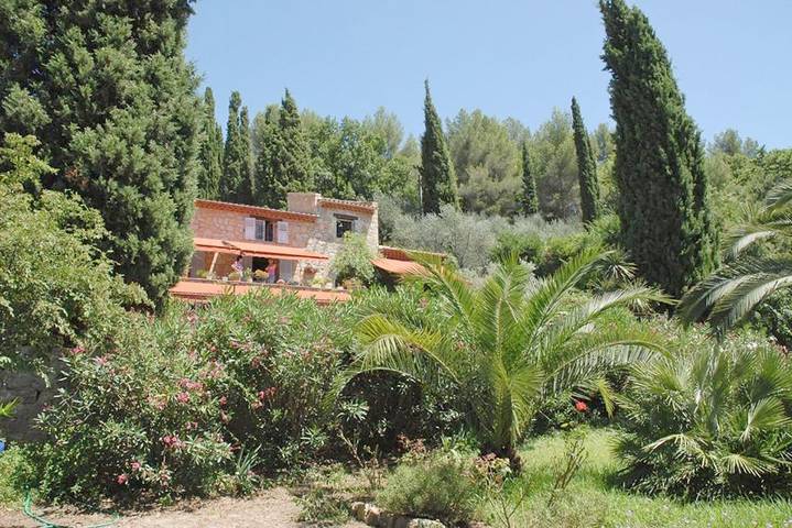 Chambre d’hôte pour 2 personnes, avec vue ainsi que jardin et piscine, animaux acceptés à Grasse - 3