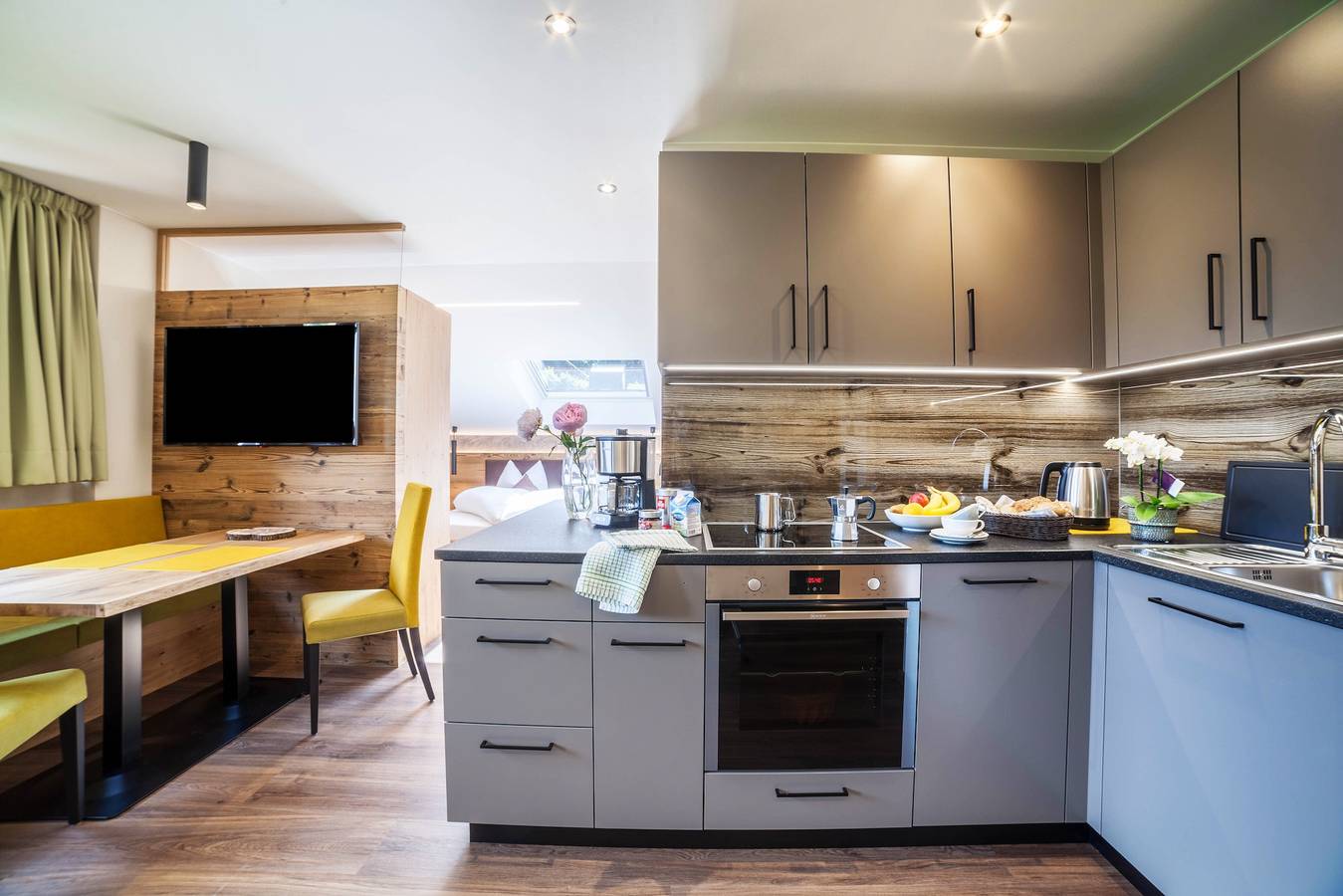 Apartamento entero, Apartamento de vacaciones "Barrique" con vistas a la montaña, Wi-Fi y jardín in Merano, Alpes de Sarntal