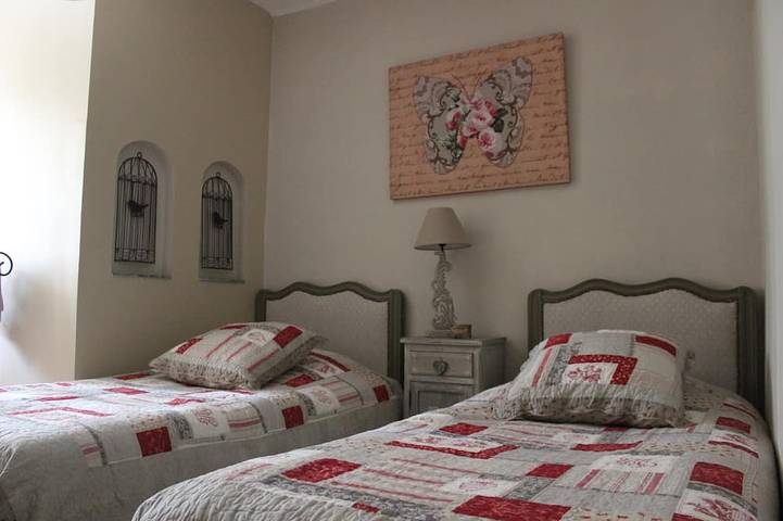 Atypical house in the south of Provence near Avignon, 4 persons in Carpentras, Vaucluse