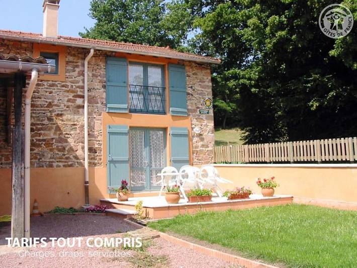 Gîte pour 5 personnes, avec jardin à Montagny (Loire)